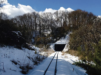 雪景色のJR磐越東線